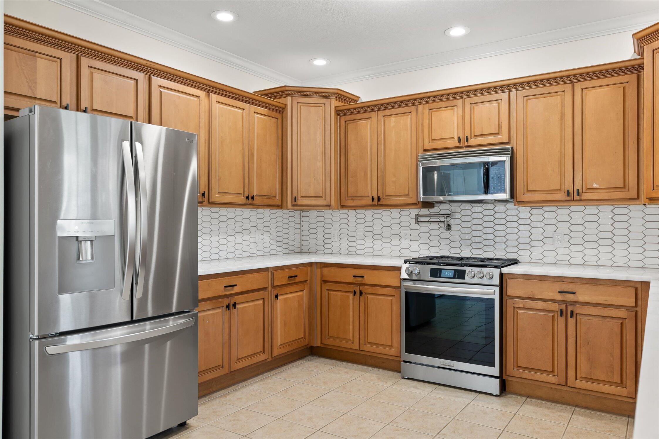 9859 Fieldcrest Drive Apison, TN 37302 - Photo 9 of 47 Kitchen