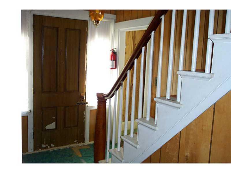 65 Gordon Hill Road Thorndike, ME 04986 - Photo 5 of 32 Hallway.