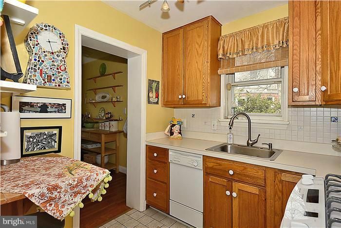 802 Malcolm Drive Silver Spring, MD 20901 - Photo 7 of 18 Kitchen
