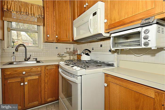 802 Malcolm Drive Silver Spring, MD 20901 - Photo 8 of 18 Kitchen