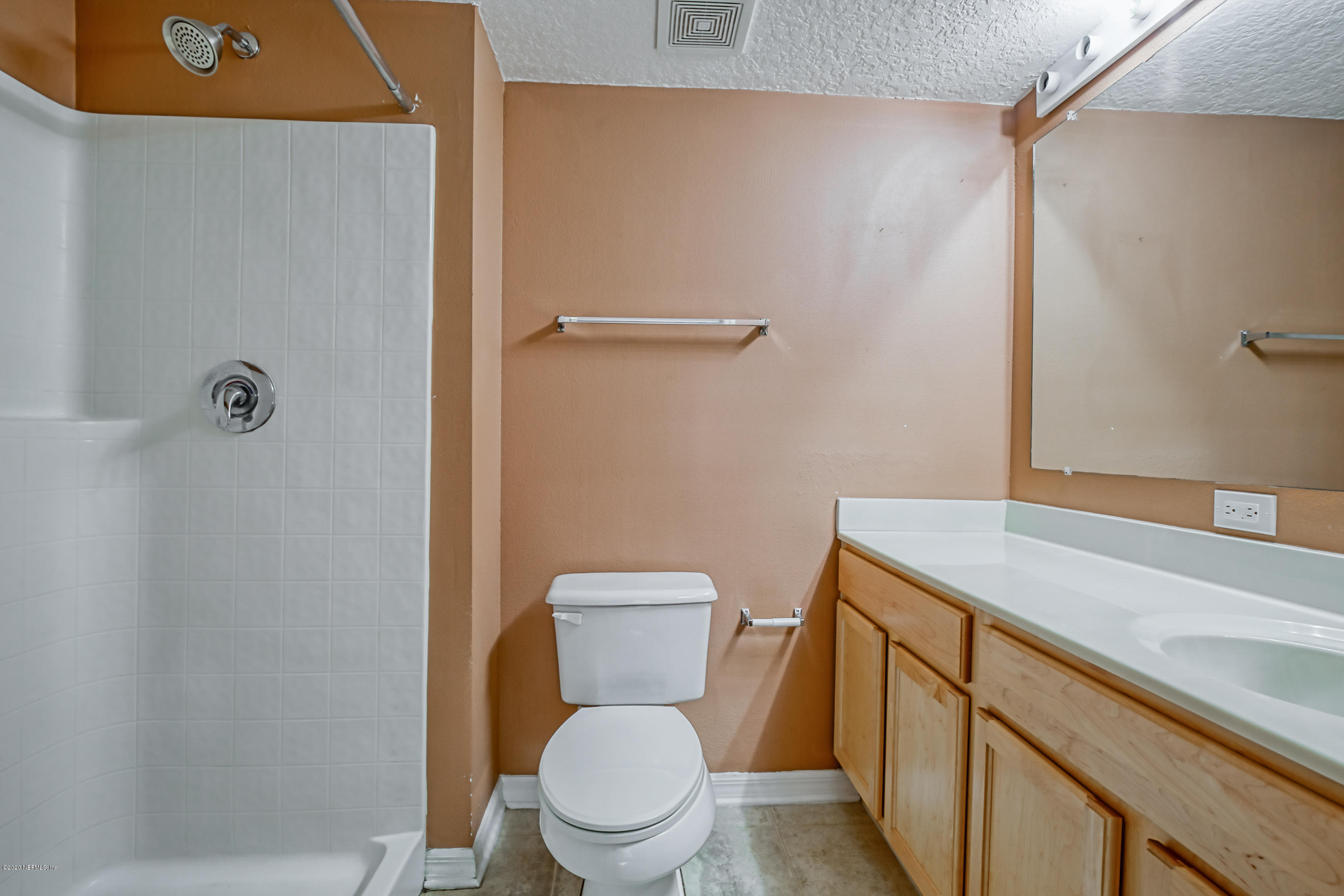 76235 Longleaf Loop Yulee, FL 32097 - Photo 18 of 29 guest bathroom