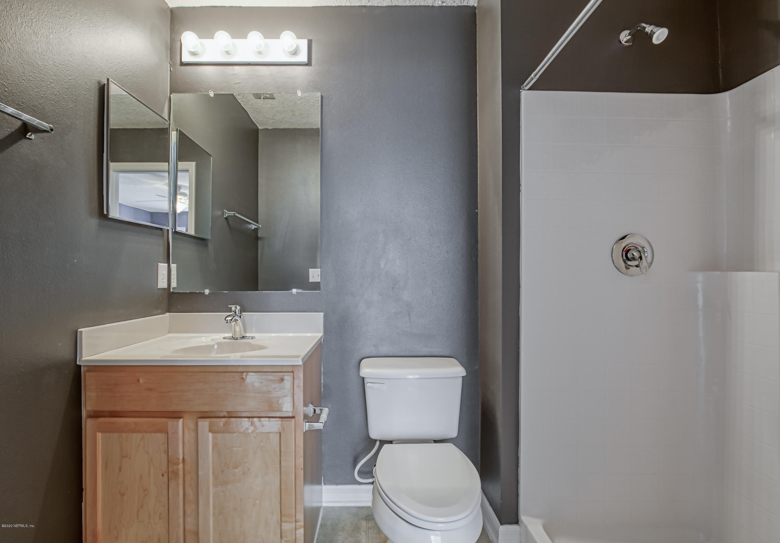 76235 Longleaf Loop Yulee, FL 32097 - Photo 22 of 29 guest bathroom