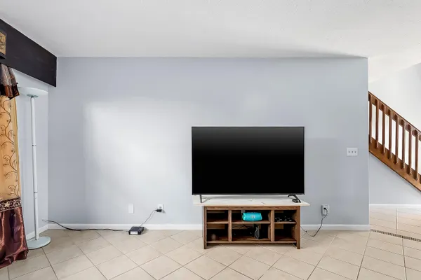 $264,700 | 326 West Pine Street, Lantana, FL 33462