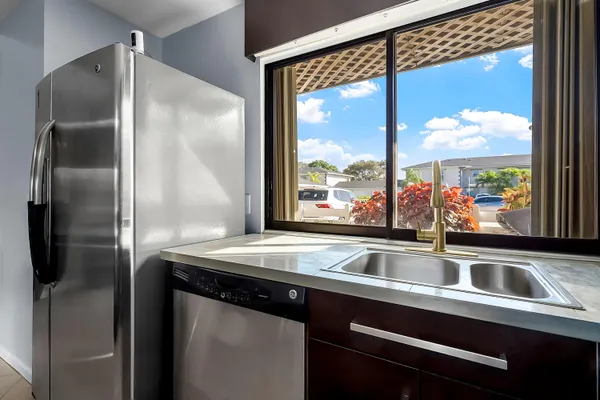 $264,700 | 326 West Pine Street, Lantana, FL 33462
