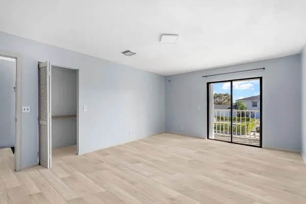 $264,700 | 326 West Pine Street, Lantana, FL 33462