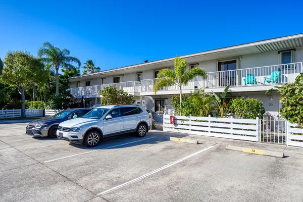 $264,700 | 326 West Pine Street, Lantana, FL 33462