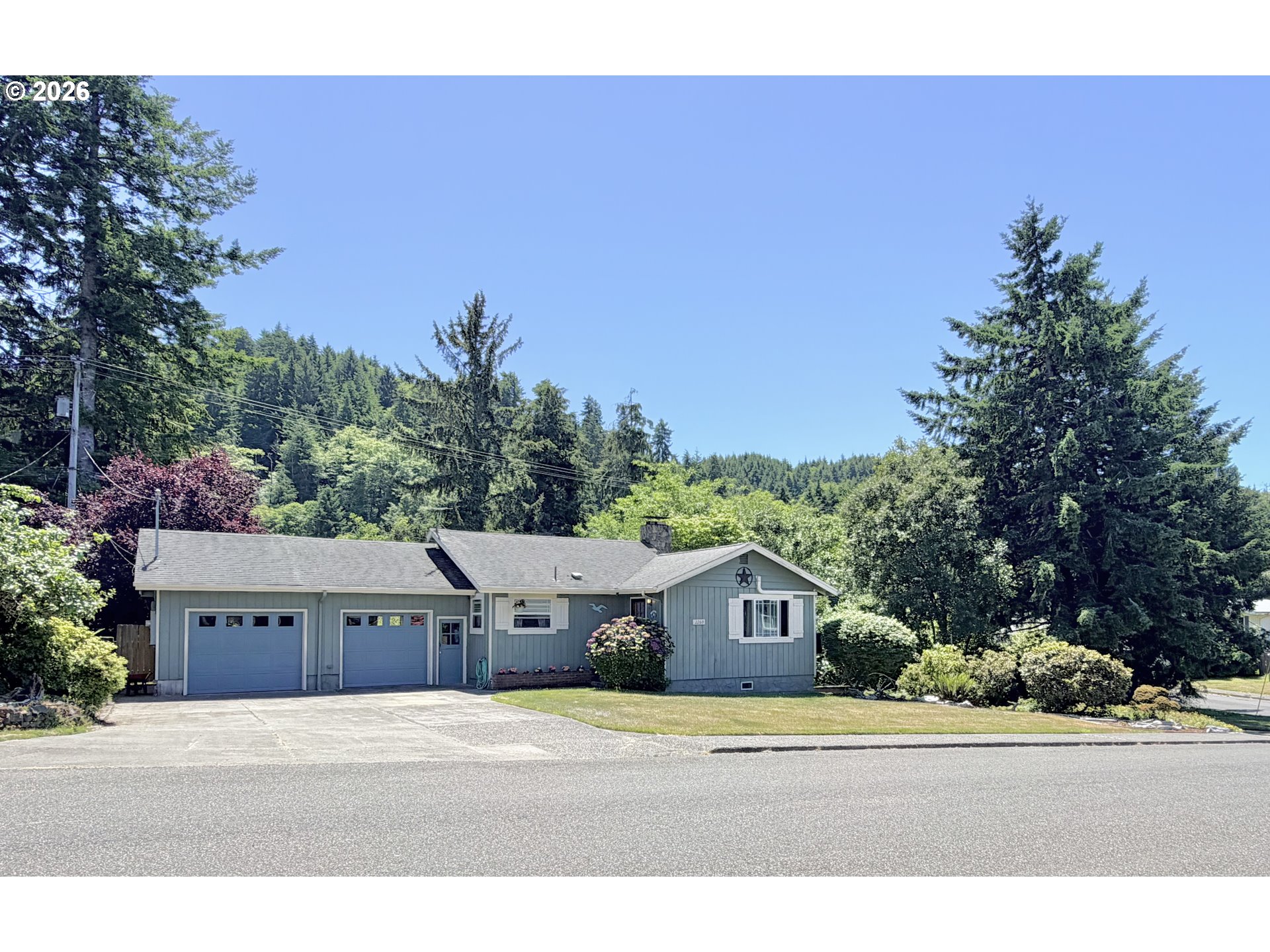 2260 Arthur Drive Reedsport, OR 97467 - Photo 2 of 36 Exterior