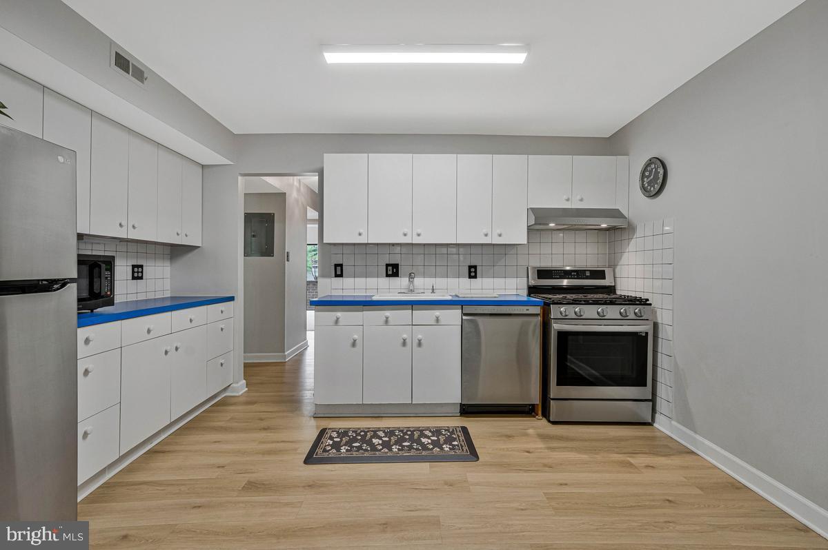 1663 Parkcrest Circle, Unit 200 Reston, VA 20190 - Photo 14 of 30