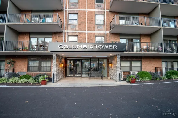 $110,000 | 1815 William Howard Taft Road, Unit 207, Cincinnati, OH 45206
