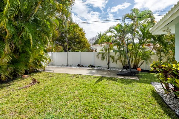 $924,900 | 5930 Northeast 21st Lane, Fort Lauderdale, FL 33308