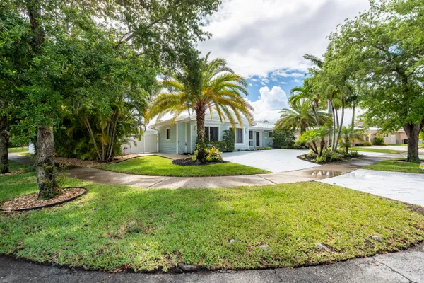 $924,900 | 5930 Northeast 21st Lane, Fort Lauderdale, FL 33308