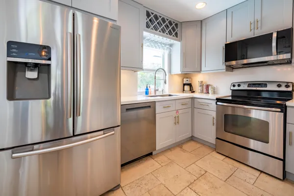 $924,900 | 5930 Northeast 21st Lane, Fort Lauderdale, FL 33308