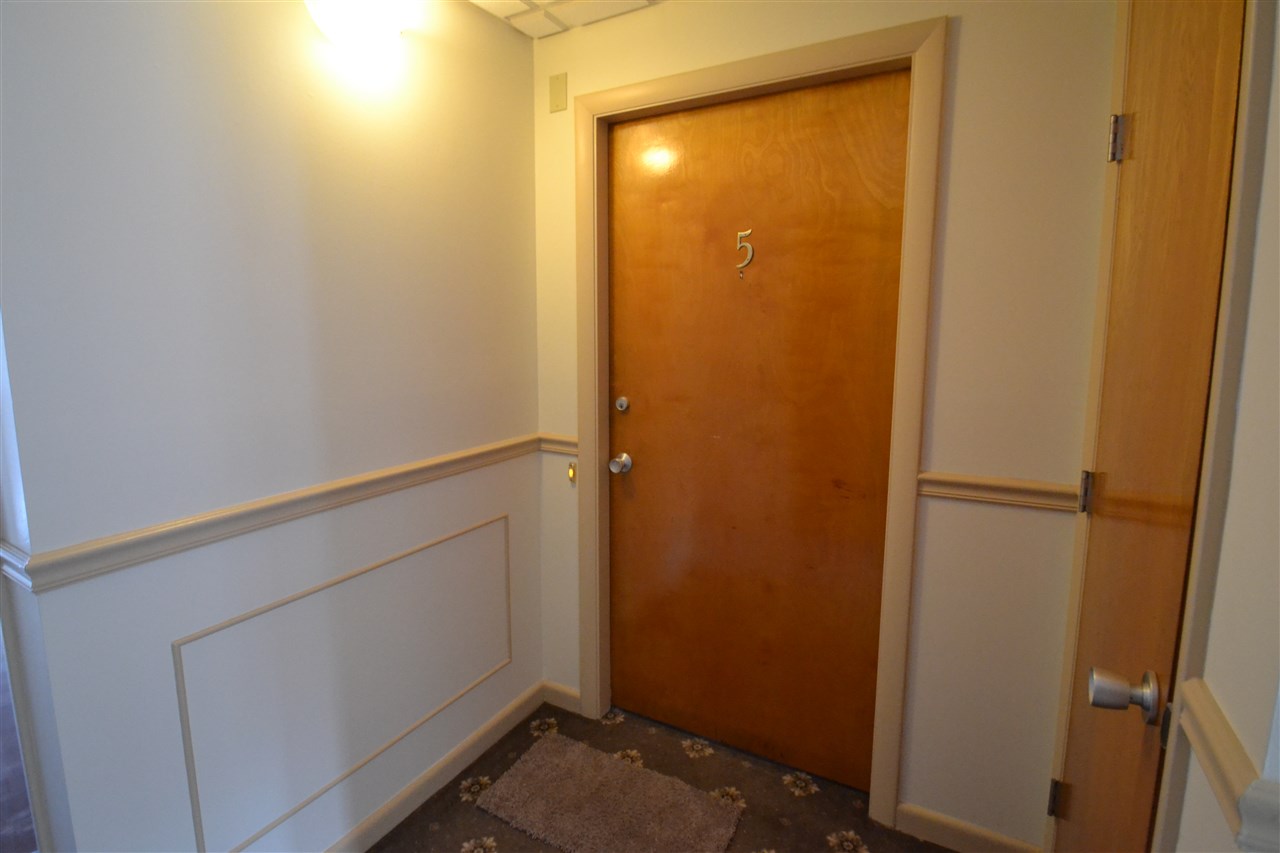 89 Winnacunnet Road, Unit 5 Hampton, NH 03842 - Photo 3 of 14 Gallery Image 3