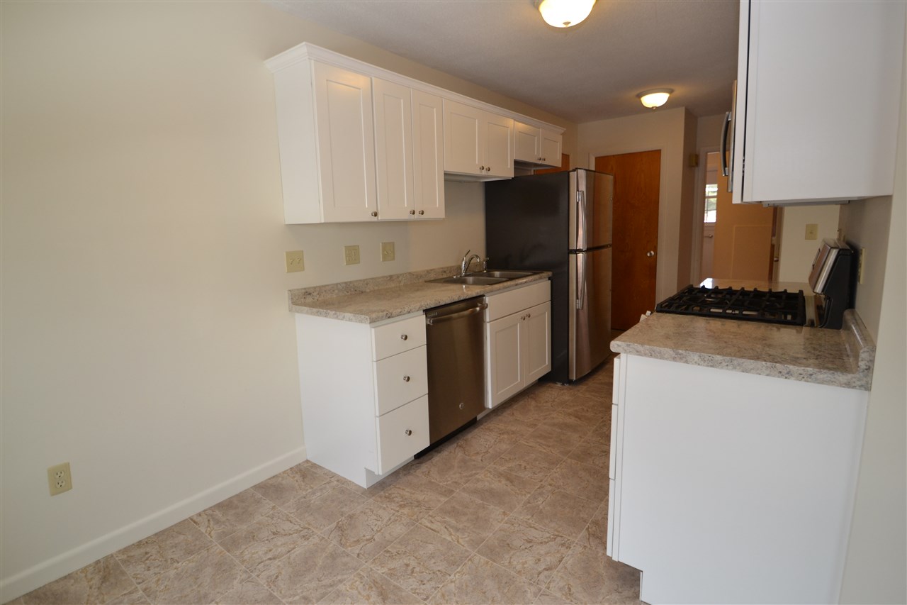 89 Winnacunnet Road, Unit 5 Hampton, NH 03842 - Photo 6 of 14 Gallery Image 6