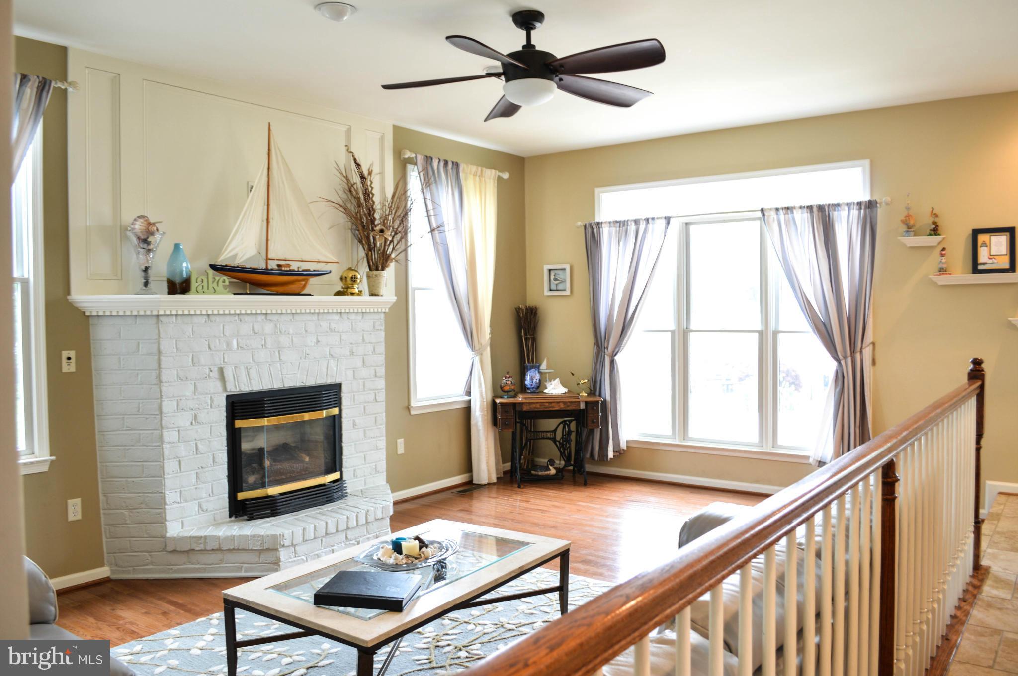 8224 Beach Road Curtis Bay, MD 21226 - Photo 5 of 29 Living Room