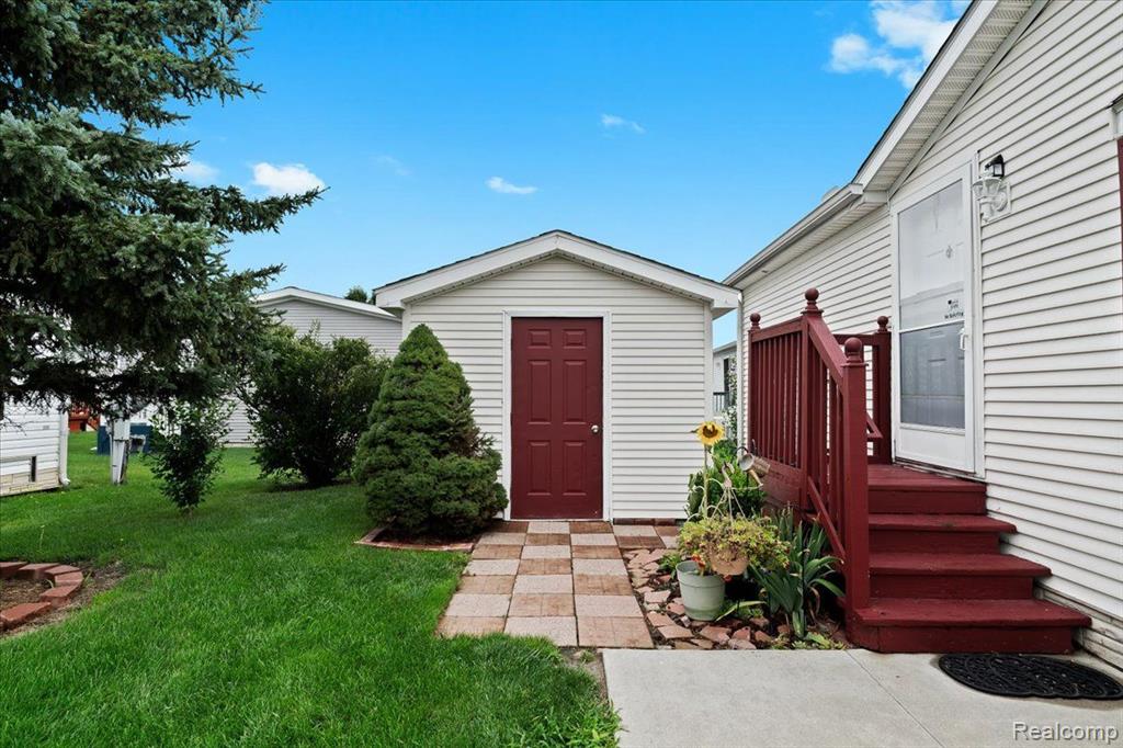 4475 Single Tree Drive Howell, MI 48843 - Photo 2 of 35 Gallery Image 2