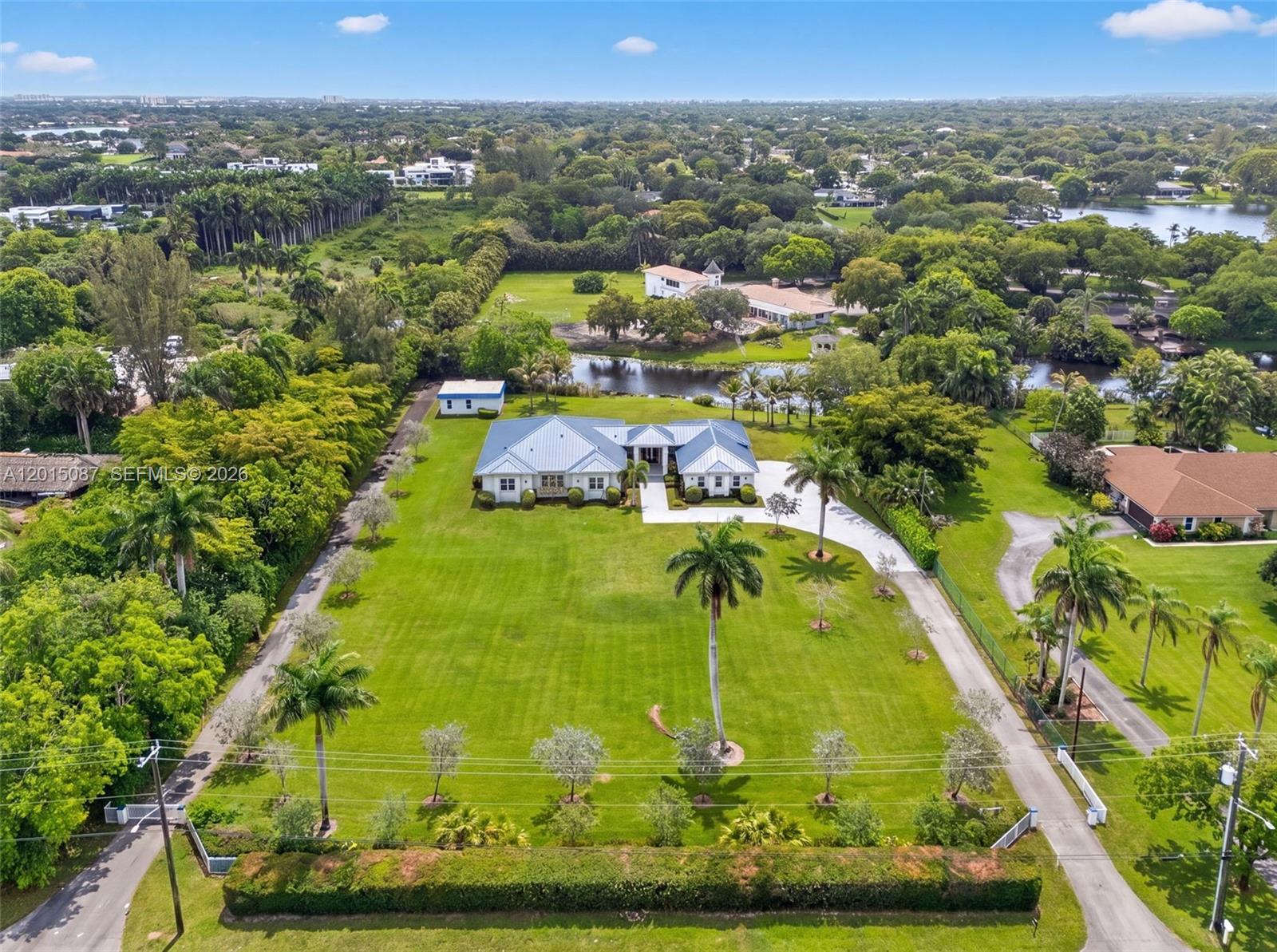 2400 Southwest 112th Avenue Davie, FL 33325 - Photo 5 of 39