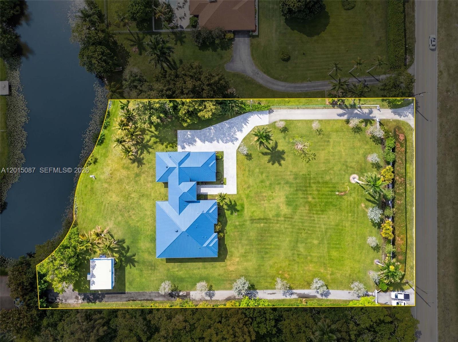 2400 Southwest 112th Avenue Davie, FL 33325 - Photo 9 of 39