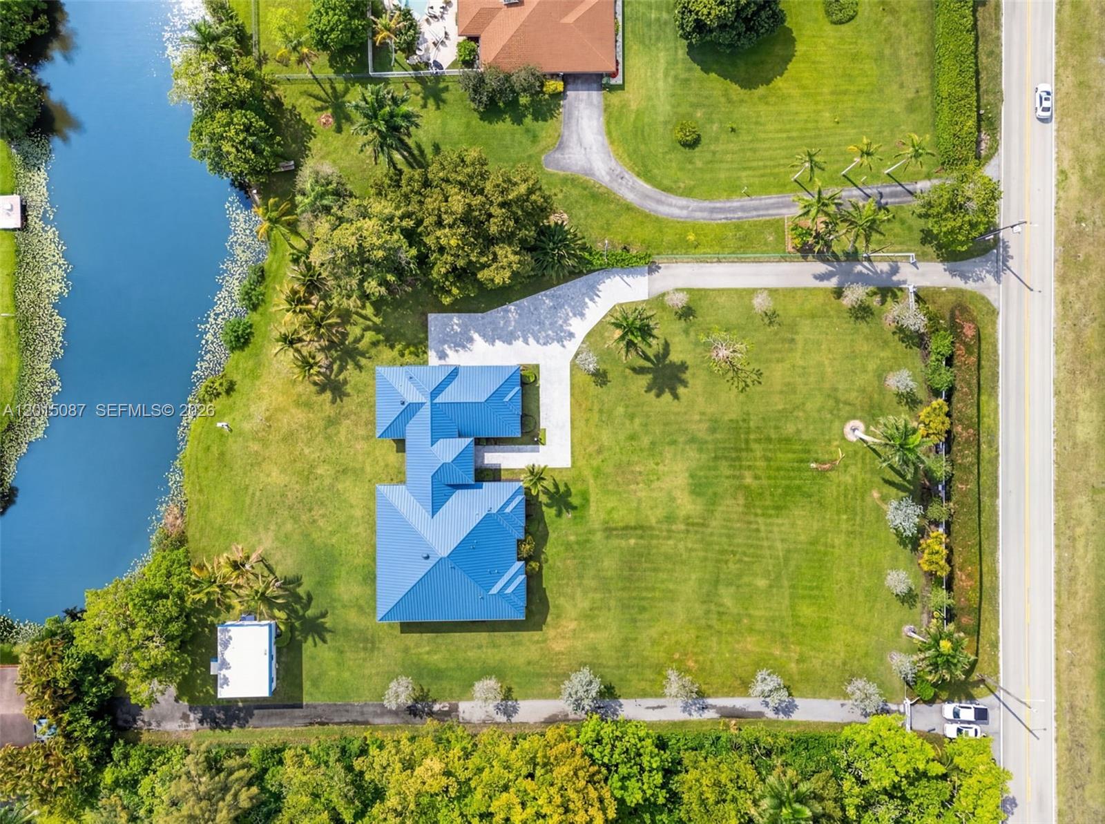 2400 Southwest 112th Avenue Davie, FL 33325 - Photo 10 of 39