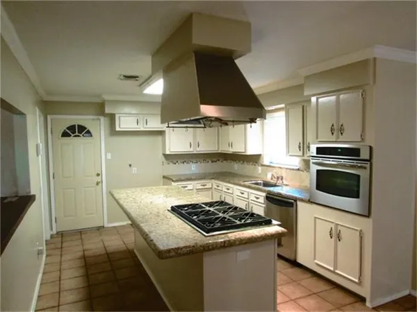 $1,895 | 2212 South Belmont Drive, Richmond, TX 77469