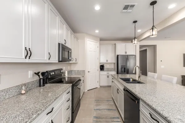 $564,900 | 7732 West Agora Lane, Phoenix, AZ 85043