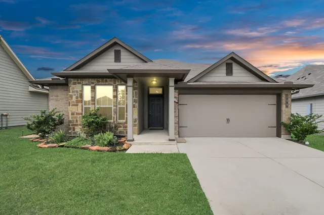 $2,000 | 299 Brock's Lane, Montgomery, TX 77356