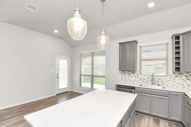 $2,000 | 299 Brock's Lane, Montgomery, TX 77356