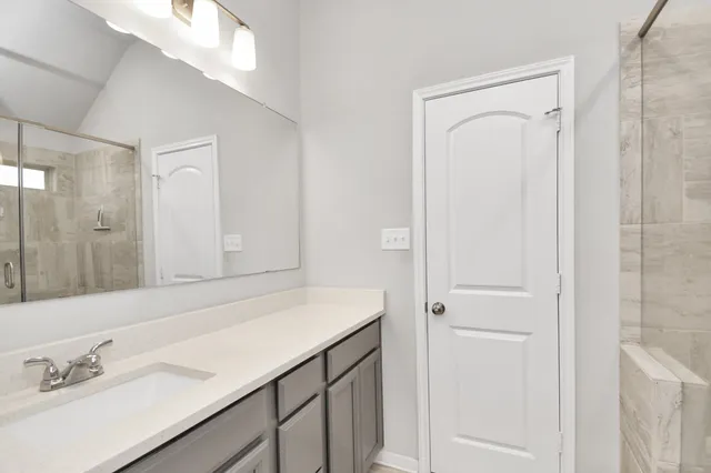 $2,000 | 299 Brock's Lane, Montgomery, TX 77356