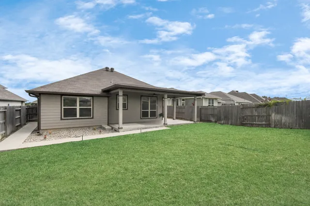 $2,000 | 299 Brock's Lane, Montgomery, TX 77356