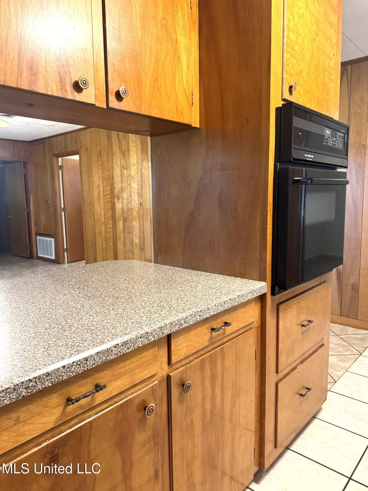 902 Myrtle Street Vidalia, LA 71373 - Photo 11 of 35 thumbnail_IMG_1439.jpg 902 f