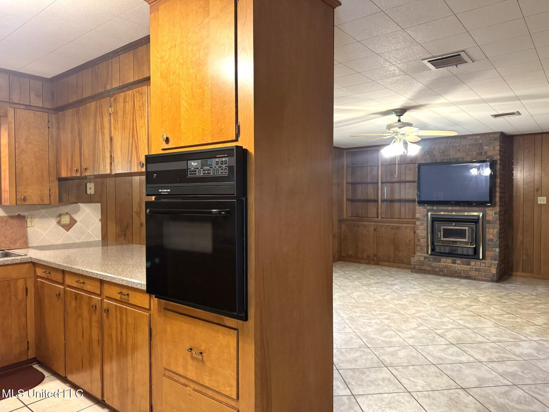 902 Myrtle Street Vidalia, LA 71373 - Photo 12 of 35 thumbnail_IMG_1442.jpg 902 i