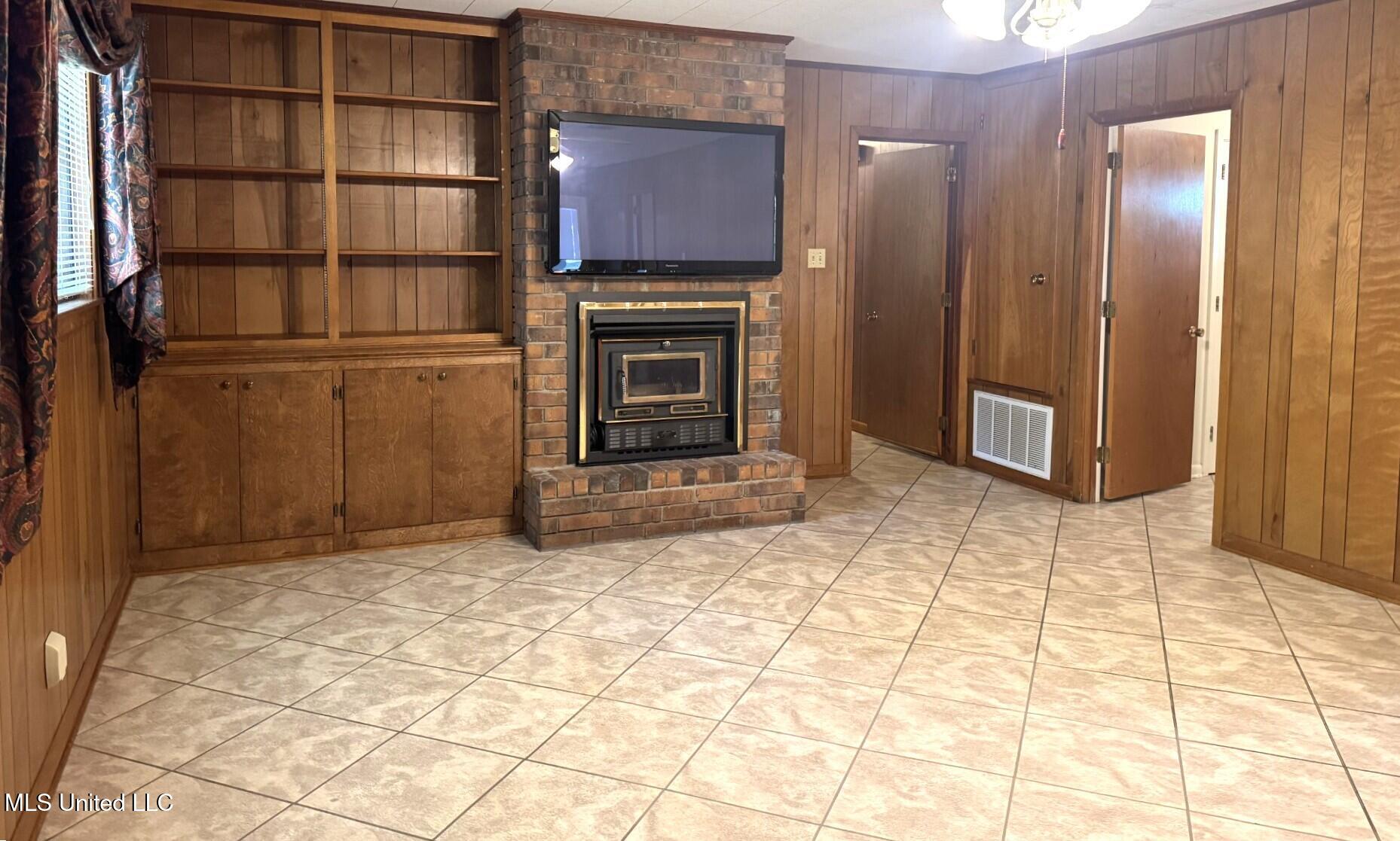 902 Myrtle Street Vidalia, LA 71373 - Photo 17 of 35 thumbnail_IMG_1449.jpg 902 q