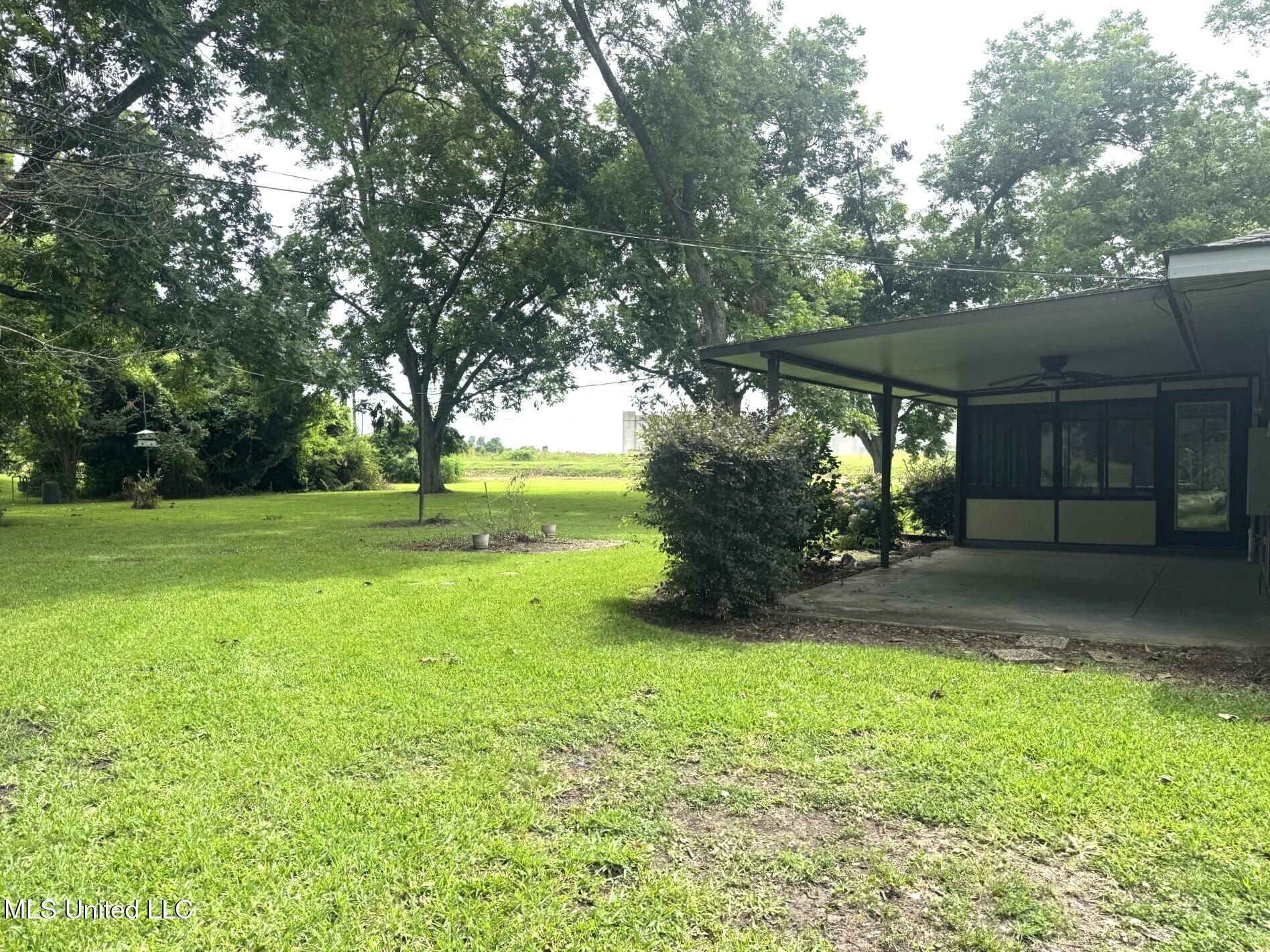 902 Myrtle Street Vidalia, LA 71373 - Photo 3 of 35 thumbnail_IMG_1325.jpg 902 6