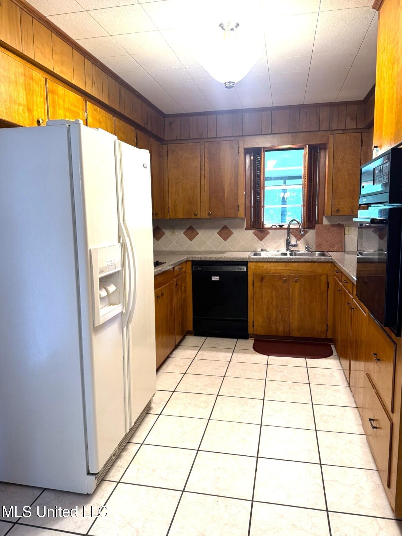 902 Myrtle Street Vidalia, LA 71373 - Photo 7 of 35 thumbnail_IMG_1435.jpg 902 a