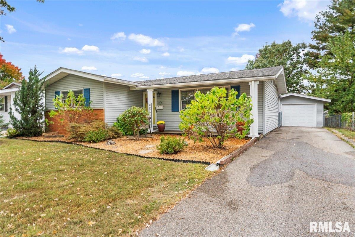 123 Dickinson Road Springfield, IL 62704 - Photo 1 of 36