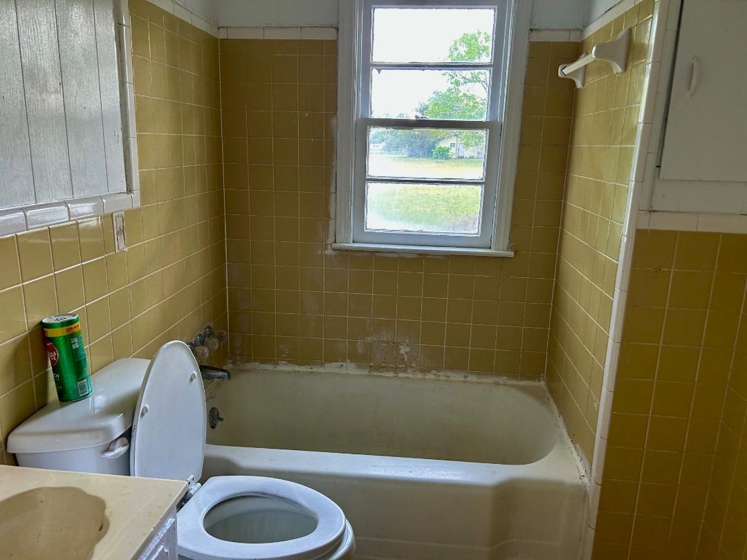 310 James Court Marion, SC 29571 - Photo 4 of 10