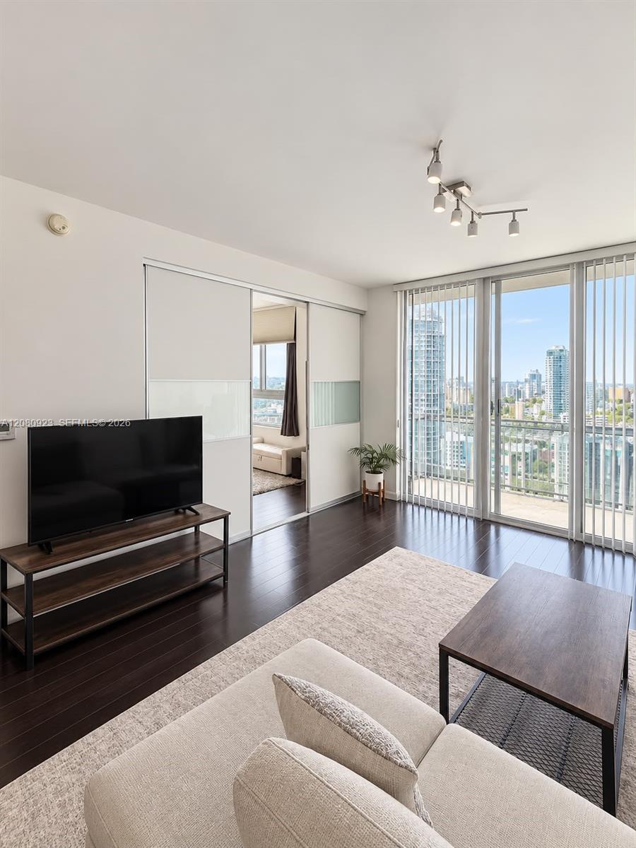 90 Southwest 3rd Street, Unit 2210 Miami, FL 33130 - Photo 3 of 23 Gallery Image 3