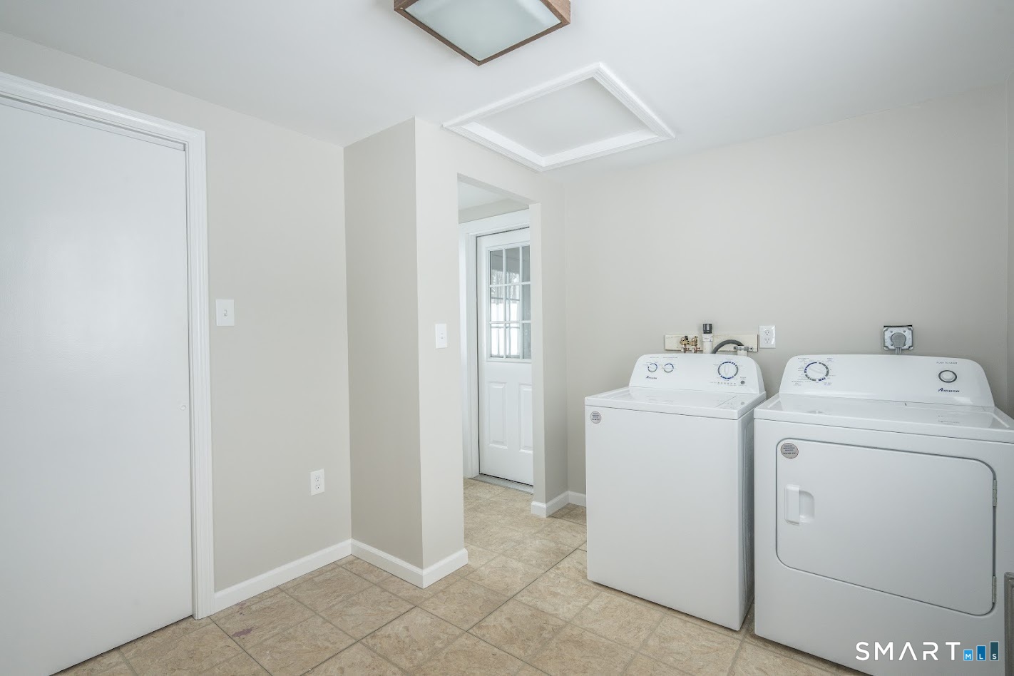 426 Main Street Durham, CT 06422 - Photo 16 of 16 First floor laundry room & mud room