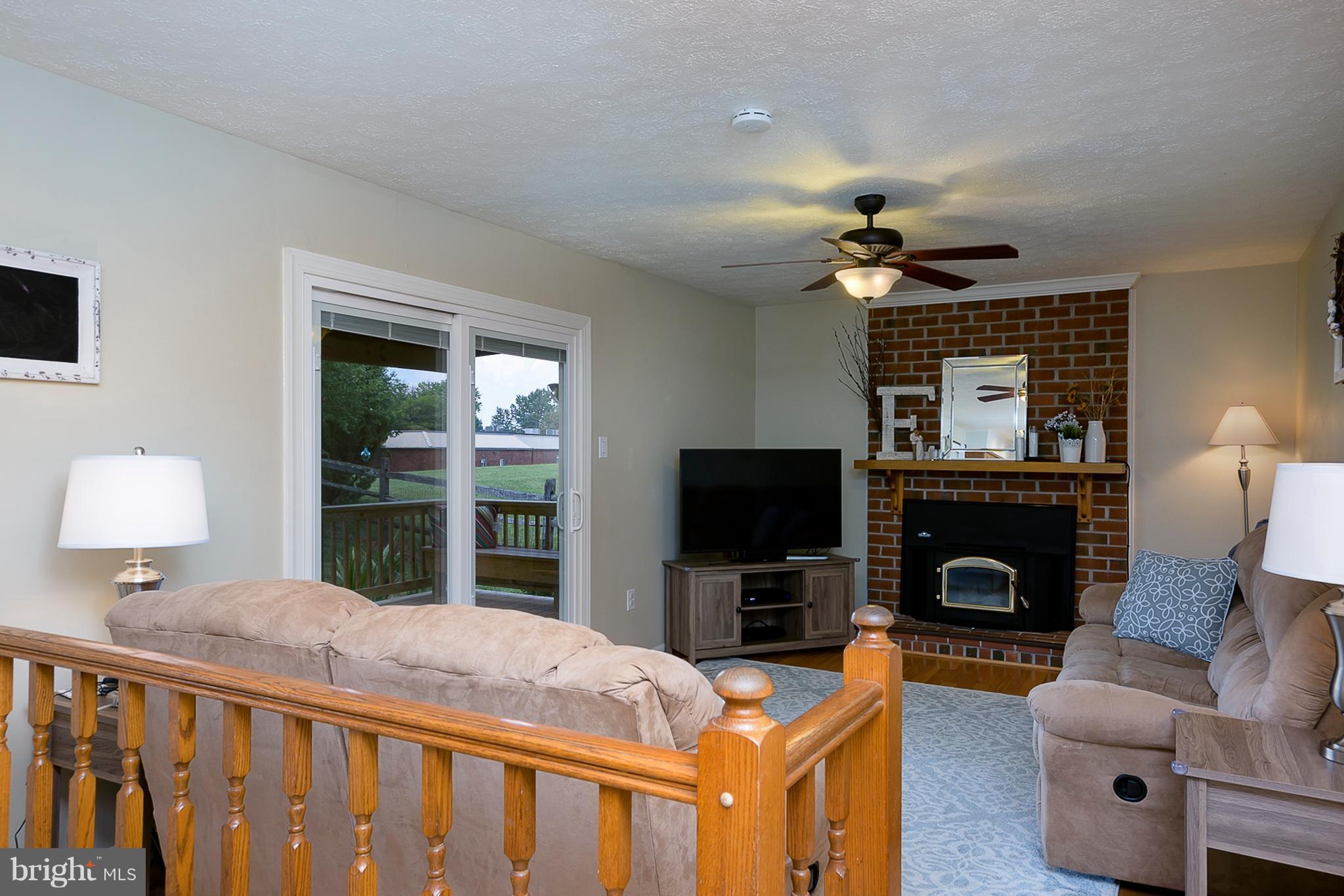 6675 Slacks Road Eldersburg, MD 21784 - Photo 12 of 27 Family Room