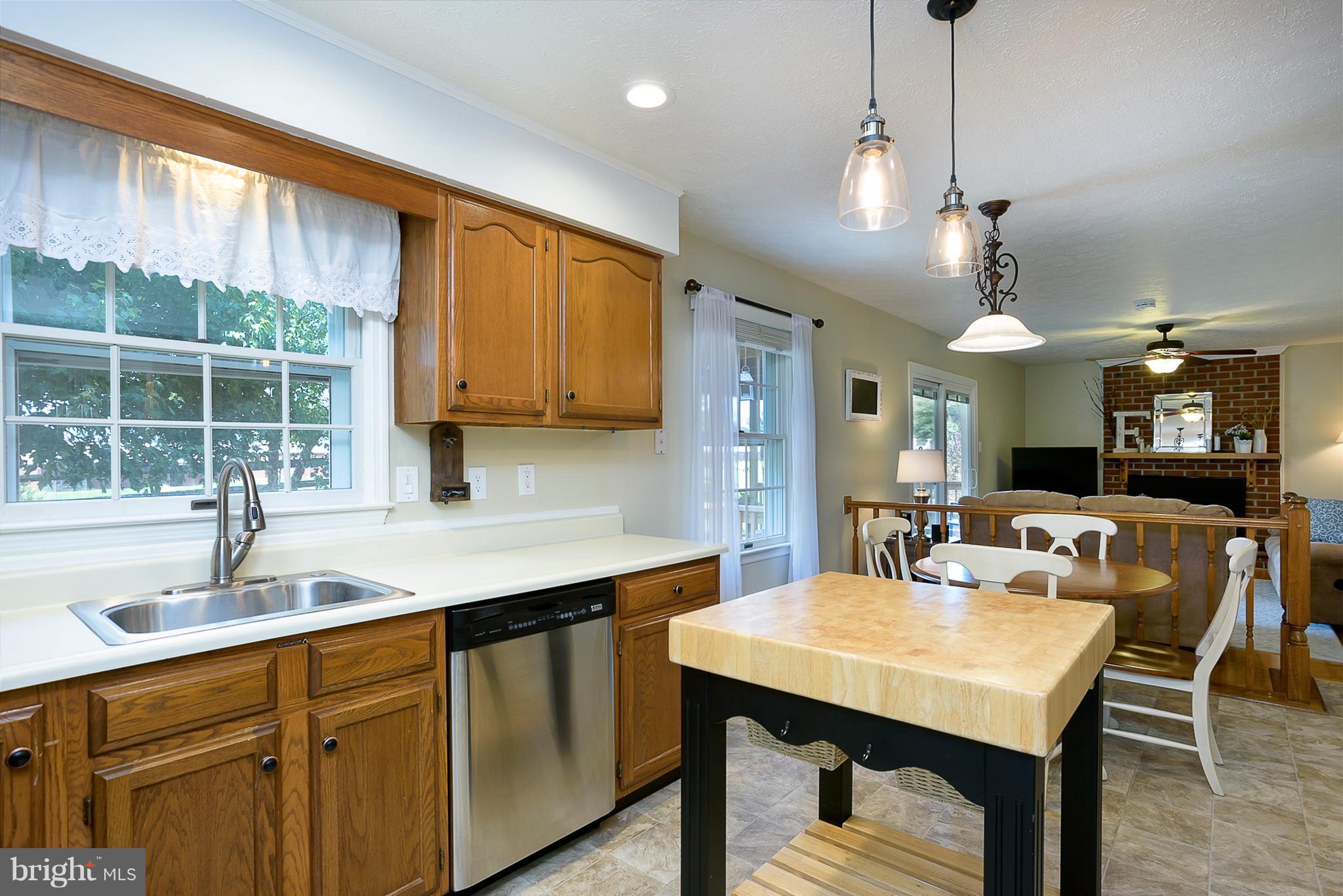 6675 Slacks Road Eldersburg, MD 21784 - Photo 9 of 27 Kitchen