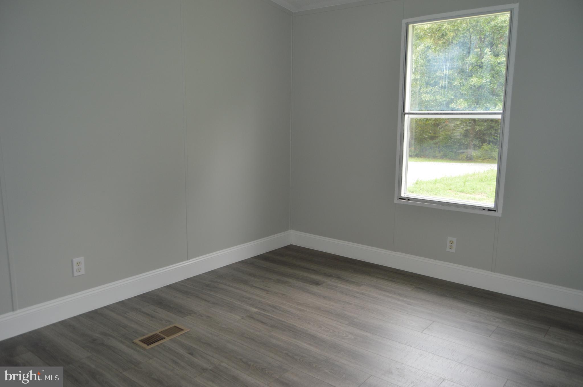 19286 Courtney Road Hanover, VA 23069 - Photo 17 of 23 Owners suite