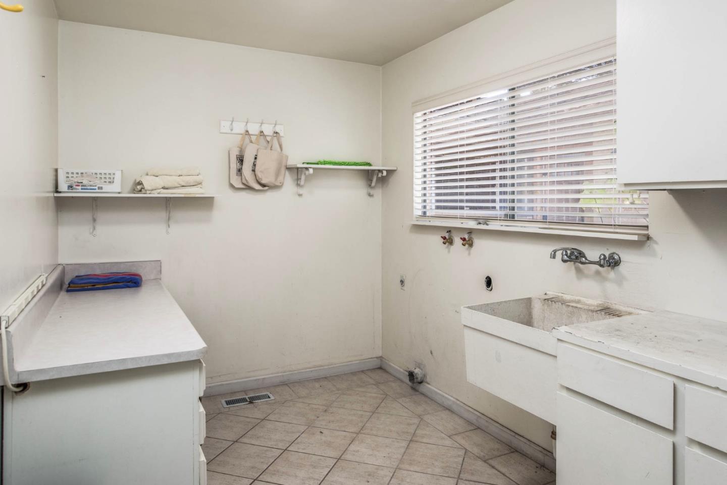 2 Forest Rise Place Monterey, CA 93940 - Photo 17 of 48 Gallery Image 17
