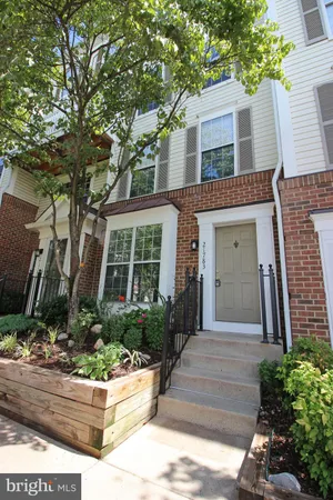 $2,450 | 21783 Baldwin Square, Sterling, VA 20164