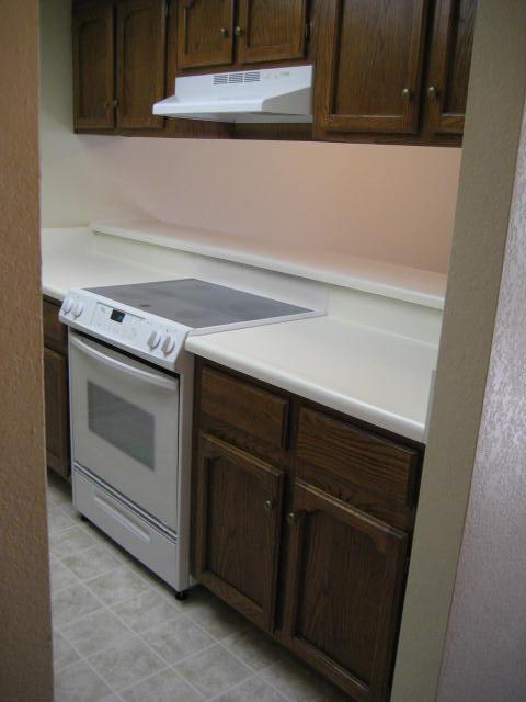 1402 East Guadalupe Road, Unit 232 Tempe, AZ 85283 - Photo 3 of 5 KITCHEN BAR OVERLOOKING DINNING RM
