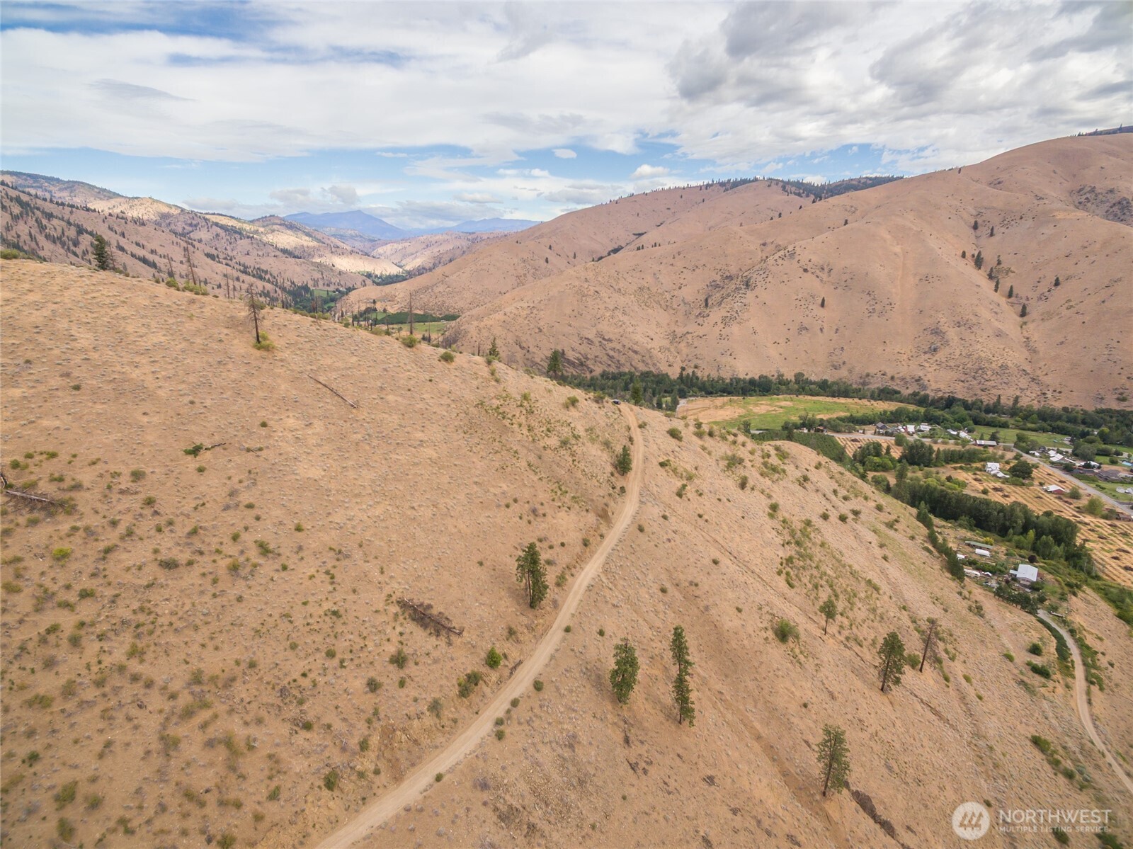 5058 Mills Canyon Road Entiat, WA 98822 - Photo 21 of 25 a view of ocean view with beach