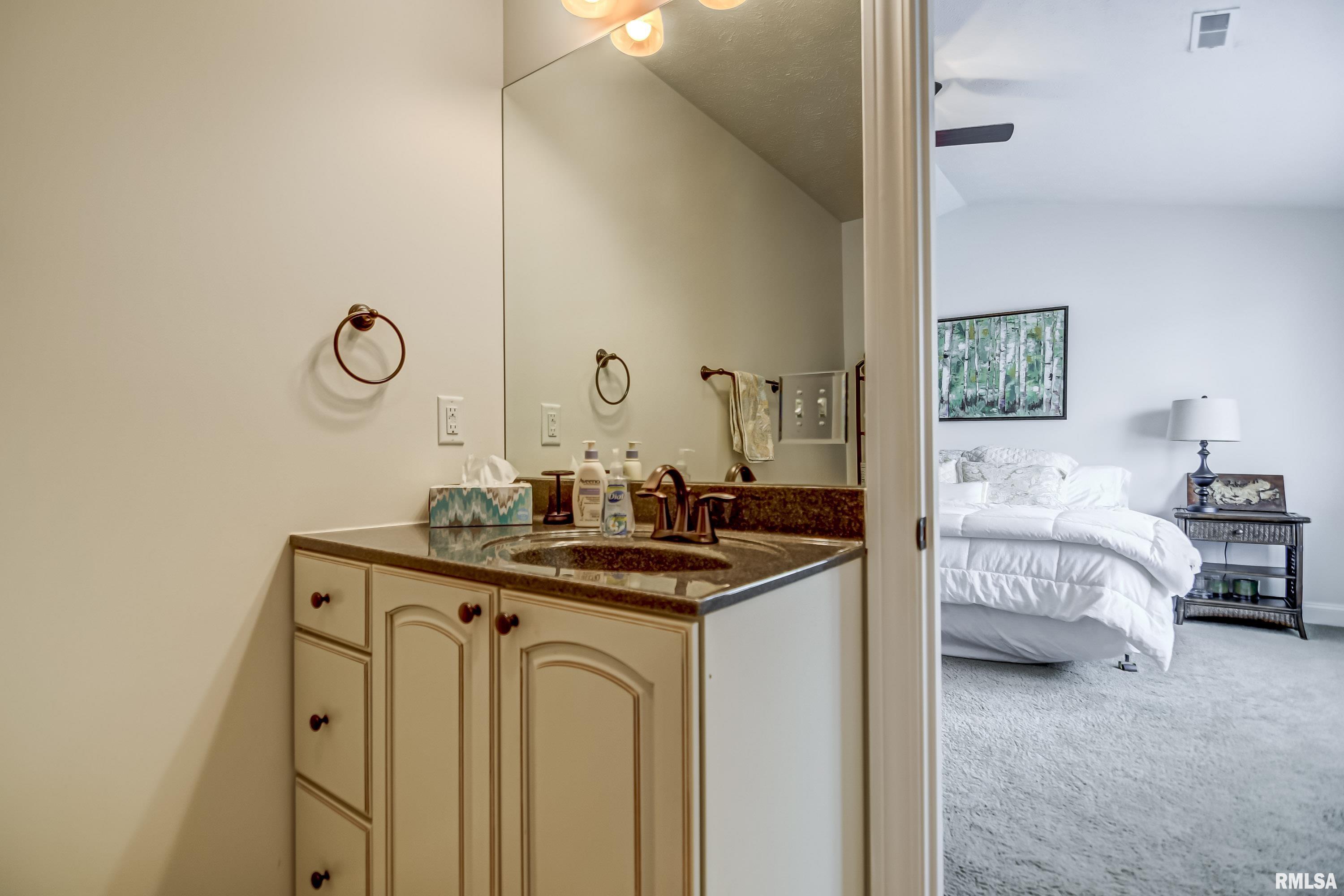 9 Waters Edge Boulevard, Unit 14 Springfield, IL 62712 - Photo 24 of 43 Gallery Image 24