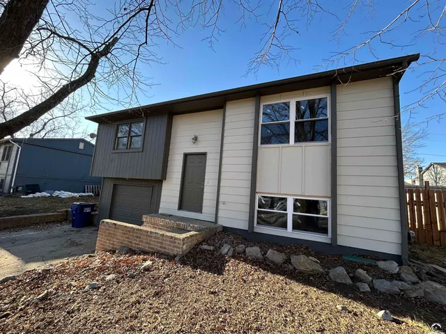 $292,000 | 2725 Ponderosa Drive, Lawrence, KS 66046