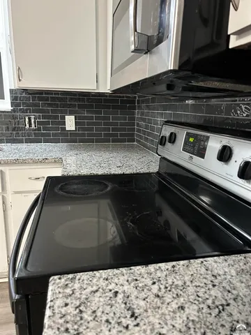 $292,000 | 2725 Ponderosa Drive, Lawrence, KS 66046