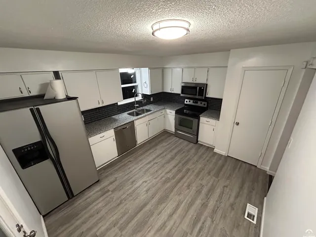 $292,000 | 2725 Ponderosa Drive, Lawrence, KS 66046