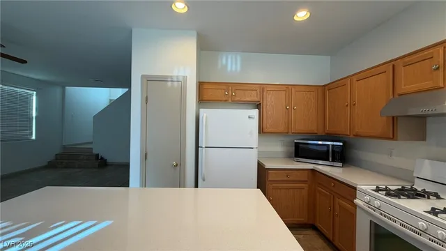 $2,050 | 9243 Sterling Hill Avenue, Las Vegas, NV 89148